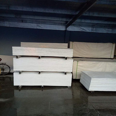 Afscheidingswand en plafond, versterkt met calciumsilicaatplaat, brandwerend plaat voor lage dichtheid