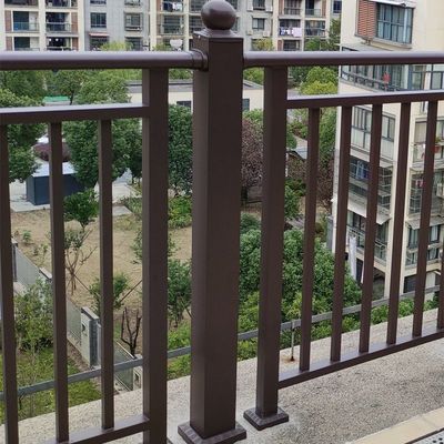 Hout top handrail post gemonteerd roestvrijstalen glazen leuning voor trappen in appartement