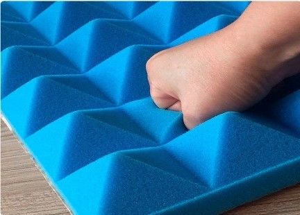 Accoustic Foam Sound Panels Wedges voor effectieve geluidsisolatie in moderne kantoren