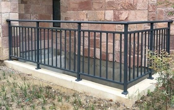 Moderne ontwerp wand gemonteerd aluminium balkonrail voor handrails dek