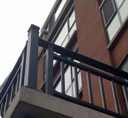 Veranda-rails / handgrepen Aluminiumhandgrepen voor kantoorgebouwen Balkonrail