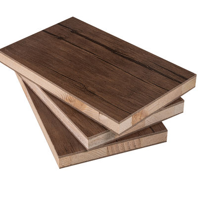 Vochtbestendige laagdichte E1 E2 Melamine Mdf Board voor kantoorgebouwen