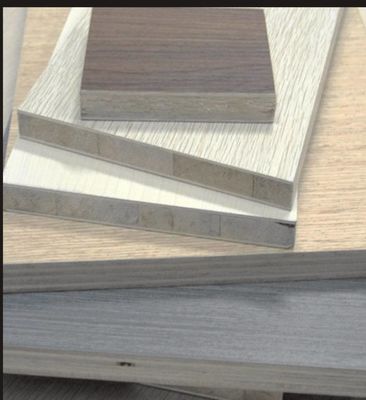 Vochtbestendige laagdichte E1 E2 Melamine Mdf Board voor kantoorgebouwen