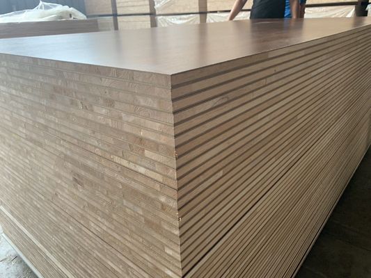 Vochtbestendige laagdichte E1 E2 Melamine Mdf Board voor kantoorgebouwen