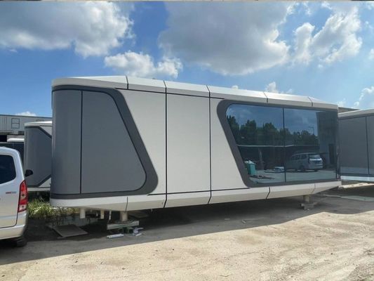 Postmoderne ontwerpstijl Zonne-verplaatsbare prefab hut voor luxe camping ervaring