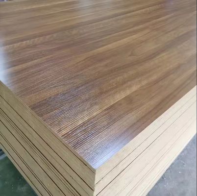 Gepersonaliseerd waterdicht Marine 3mm-21mm Melamine gelamineerd triplex voor hoteldecoratie
