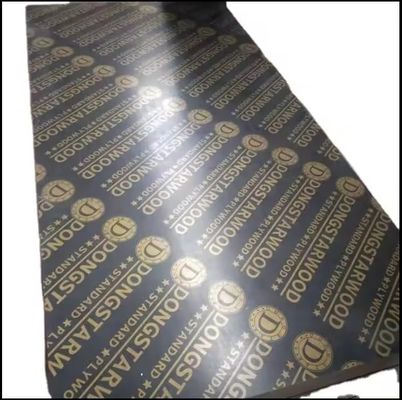 18 mm Marine Plywood Pine Material Film Geconfronteerd Plywood voor Constructie Beperkt Aanbod