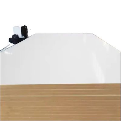 Normen voor de uitstoot van formaldehyde E1 Witte gelamineerde melamine gecontoureerde houten MDF-plaat