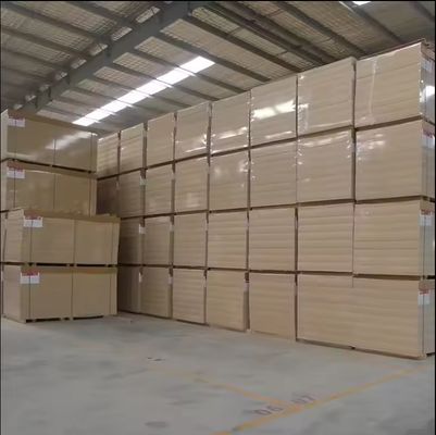Normen voor de uitstoot van formaldehyde E1 Witte gelamineerde melamine gecontoureerde houten MDF-plaat