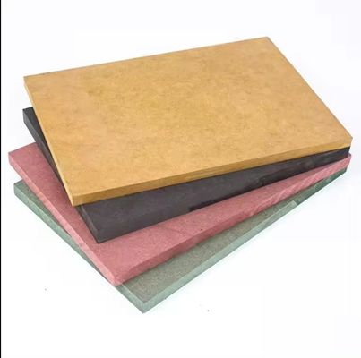 Normen voor de uitstoot van formaldehyde E1 Witte gelamineerde melamine gecontoureerde houten MDF-plaat