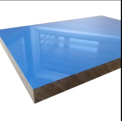 1220x2440 mm Wit gelamineerd niet-metaal melamien MDF triplexplaat voor appartementenmeubilair